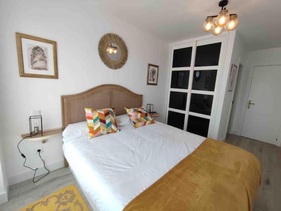 Exclusivo Apartamento Con Aparcamiento Gratuito Laredo Bagian luar foto